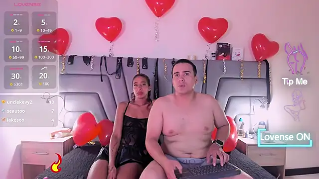 Snapshot of Vale_n_Matt chatting on November 12, 3:51 am Vale n Matt online show from November 12, 3:51 am