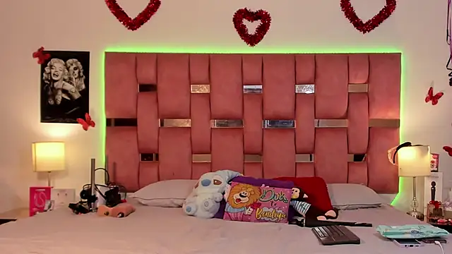 Snapshot of Betzabeth-Miller chatting on February 13, 3:02 am Betzabeth-Miller online show from February 13, 3:02 am