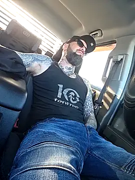 Beardedtattood online show from December 4, 3:10 pm