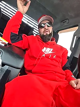 Beardedtattood online show from December 17, 1:17 pm