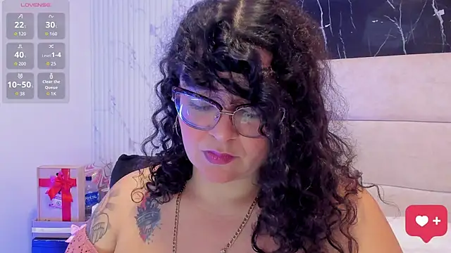 Reginavegaa online show from May 28, 11:40 am