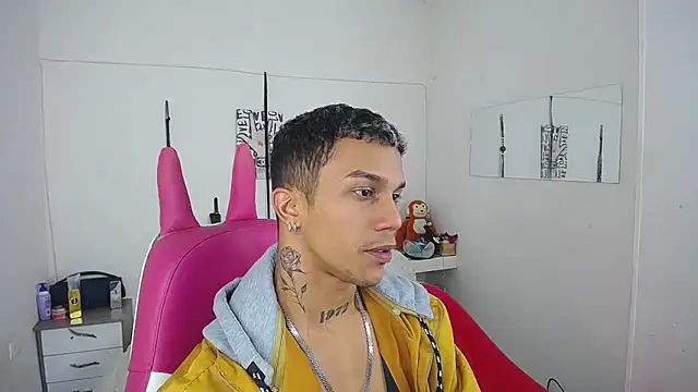 Leonard Price online show from November 25, 4:01 am