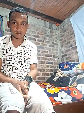 Snapshot of nilson2902 chatting on July 22, 1:41 am nilson2902 online show from July 22, 1:41 am