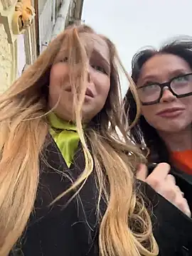 Snapshot of mur_girl chatting on October 28, 1:03 pm mur girl online show from October 28, 1:03 pm