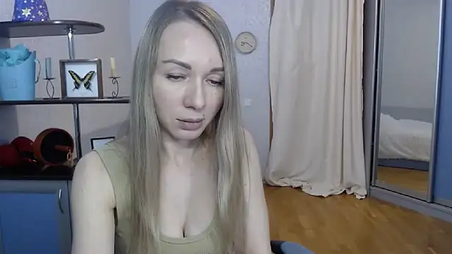 catAlisa online show from January 13, 7:00 am