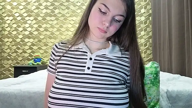 emonyashka  online show from April 17, 6:11 pm