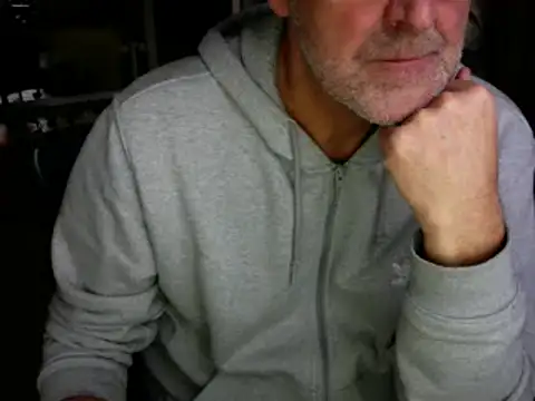 Snapshot of Traumsommer2 chatting on December 11, 2:22 pm Traumsommer2 online show from December 11, 2:22 pm