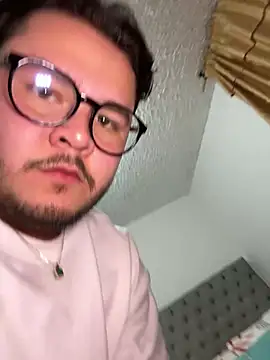 bigcock bear online show from April 8, 3:17 am