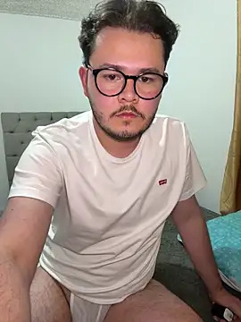 bigcock bear online show from April 14, 3:12 am