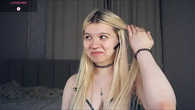 Snapshot of DarylGary chatting on October 25, 6:35 pm DarylGary online show from October 25, 6:35 pm