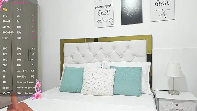 Snapshot of SofiaBosch chatting on December 20, 5:04 am SofiaBosch online show from December 20, 5:04 am