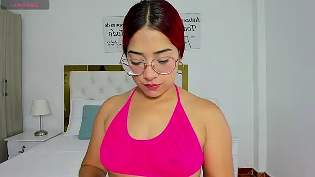 Snapshot of SofiaBosch chatting on January 29, 5:51 am SofiaBosch online show from January 29, 5:51 am