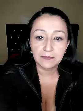 Snapshot of ArianaMist chatting on December 19, 2:45 am ArianaMist online show from December 19, 2:45 am