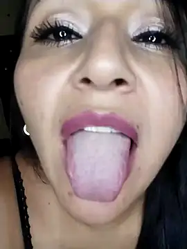 Snapshot of ArianaMist chatting on March 6, 2:09 am ArianaMist online show from March 6, 2:09 am