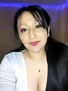 Snapshot of ArianaMist chatting on November 8, 1:06 am ArianaMist online show from November 8, 1:06 am