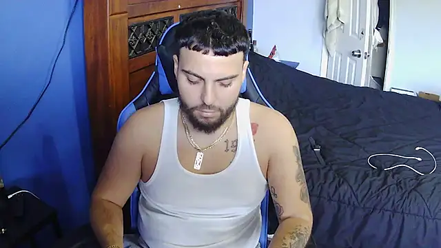 Snapshot of MasterKvn chatting on January 24, 9:15 pm MasterKvn online show from January 24, 9:15 pm