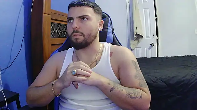 Snapshot of MasterKvn chatting on February 2, 11:11 pm MasterKvn online show from February 2, 11:11 pm