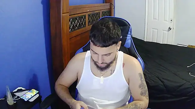 Snapshot of MasterKvn chatting on March 3, 11:35 pm MasterKvn online show from March 3, 11:35 pm