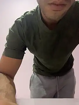 Snapshot of diege72 chatting on November 9, 10:30 pm diege72 online show from November 9, 10:30 pm