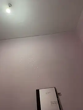 Snapshot of diege72 chatting on November 11, 12:43 am diege72 online show from November 11, 12:43 am