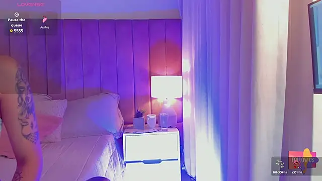 Snapshot of SweetGirl______ chatting on March 6, 2:19 am SweetGirl online show from March 6, 2:19 am