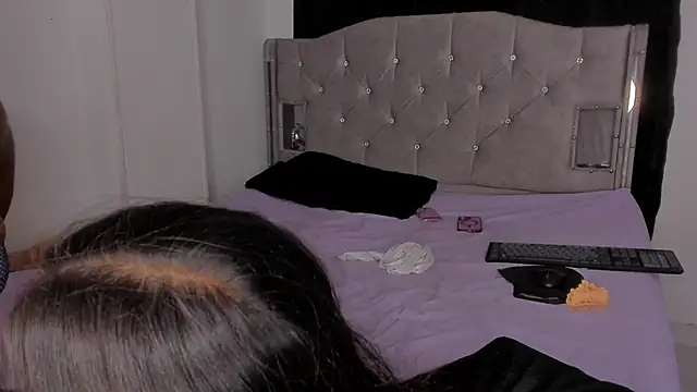 Snapshot of game_with_lesbians_ chatting on January 30, 1:44 am game with lesbians online show from January 30, 1:44 am