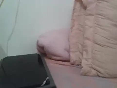 Snapshot of samanta0033 chatting on January 6, 4:02 pm samanta0033 online show from January 6, 4:02 pm