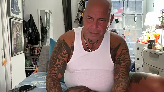 joeytatts66 online show from October 12, 1:04 am