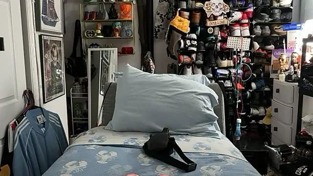 Snapshot of joeytatts66 chatting on January 12, 3:23 am joeytatts66 online show from January 12, 3:23 am