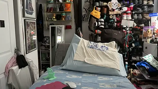 Snapshot of joeytatts66 chatting on February 20, 3:25 am joeytatts66 online show from February 20, 3:25 am