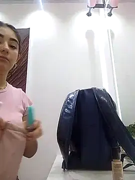 Snapshot of Belliinda_21 chatting on February 9, 6:26 pm Belliinda 21 online show from February 9, 6:26 pm