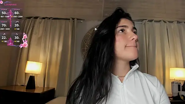 Snapshot of Belliinda_21 chatting on March 22, 6:47 pm Belliinda 21 online show from March 22, 6:47 pm