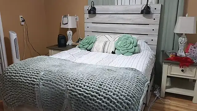 TexasTattooedHouseWife online show from November 6, 3:18 am