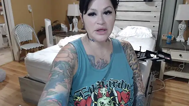TexasTattooedHouseWife online show from April 10, 2:11 pm