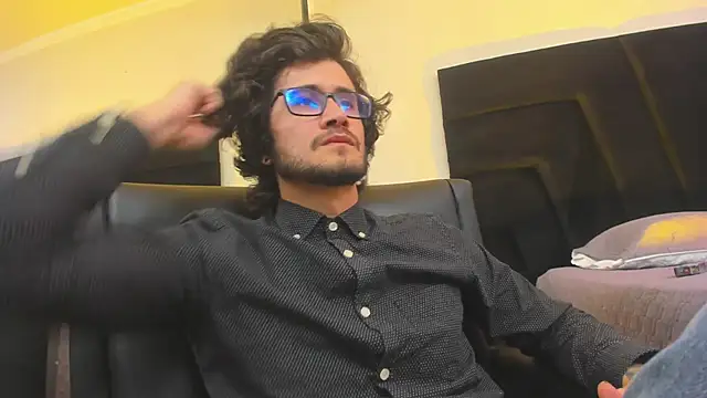 Snapshot of Loggan_donnelly chatting on January 14, 8:48 pm Loggan donnelly online show from January 14, 8:48 pm