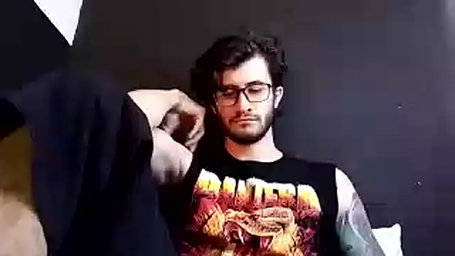 Snapshot of Loggan_donnelly chatting on October 28, 6:43 pm Loggan donnelly online show from October 28, 6:43 pm