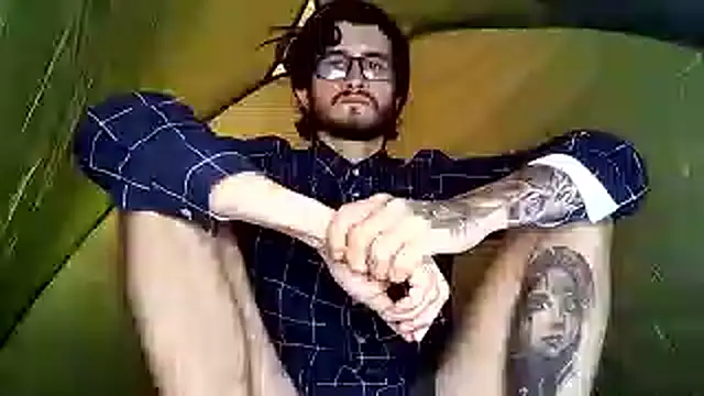 Snapshot of Loggan_donnelly chatting on November 1, 1:07 am Loggan donnelly online show from November 1, 1:07 am