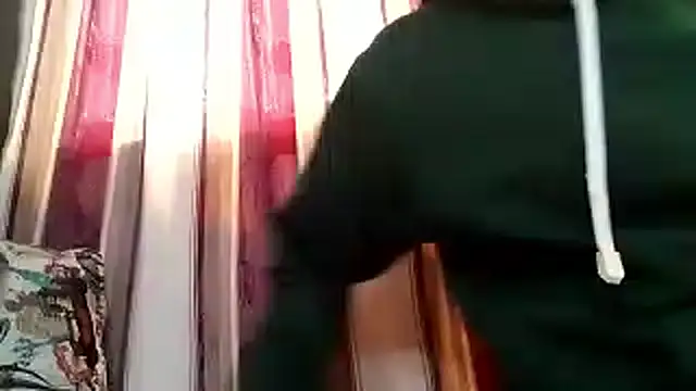 Snapshot of Loggan_donnelly chatting on November 6, 6:31 pm Loggan donnelly online show from November 6, 6:31 pm