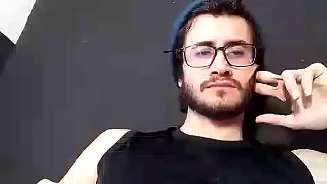 Snapshot of Loggan_donnelly chatting on November 12, 7:13 pm Loggan donnelly online show from November 12, 7:13 pm