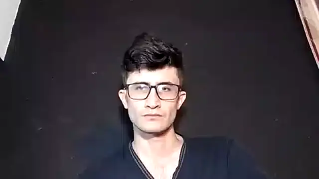 Snapshot of Loggan_donnelly chatting on November 15, 10:15 pm Loggan donnelly online show from November 15, 10:15 pm