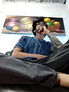 Loggan donnelly online show from April 18, 4:27 am