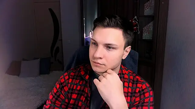 handsome guy01 online show from December 12, 11:25 pm