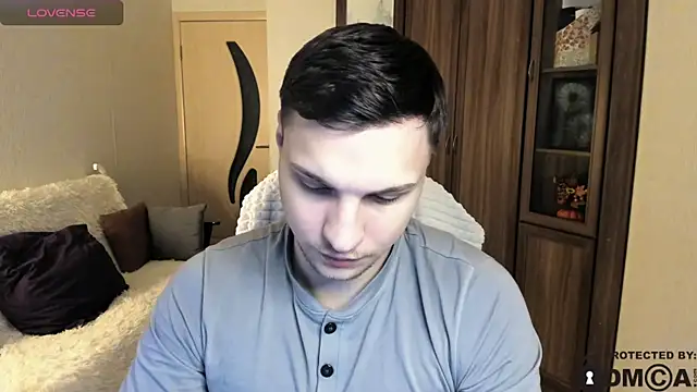 handsome guy01 online show from October 30, 6:30 pm