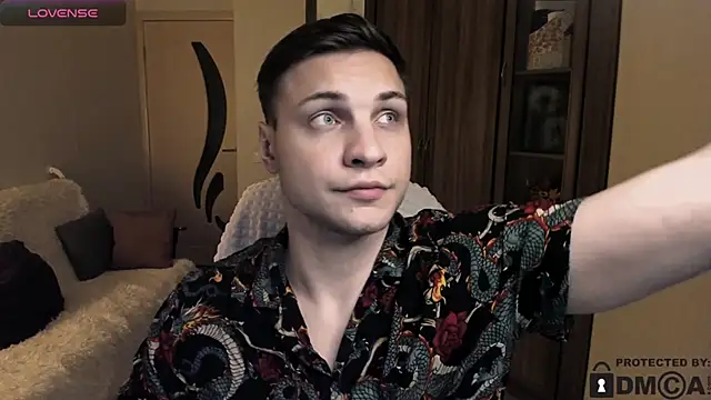 handsome guy01 online show from November 6, 5:14 pm