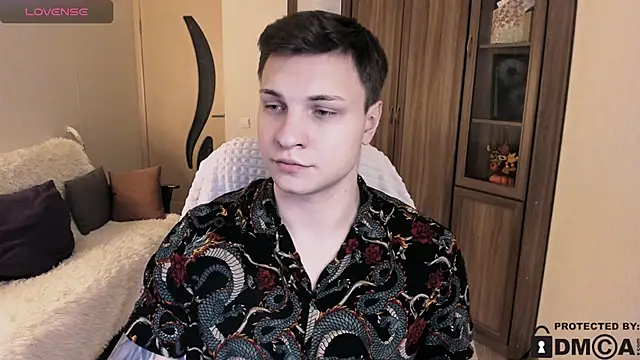 handsome guy01 online show from November 20, 7:46 pm