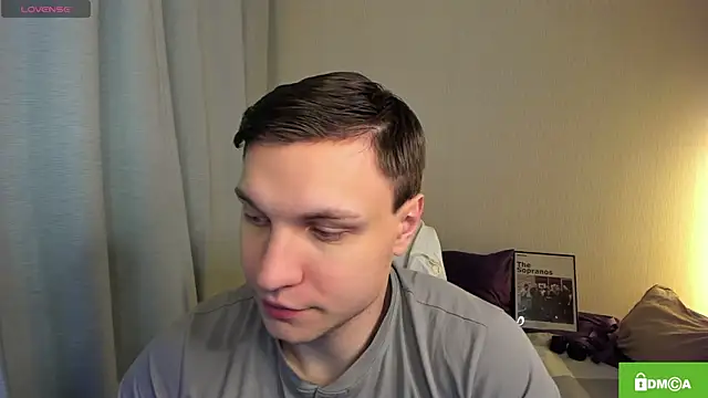 handsome guy01 online show from April 6, 9:27 pm