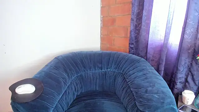 Salome  Fernandez online show from December 17, 1:16 pm