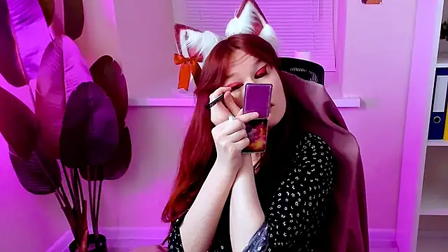 Snapshot of CarolGiggly chatting on November 12, 12:55 am CarolGiggly online show from November 12, 12:55 am