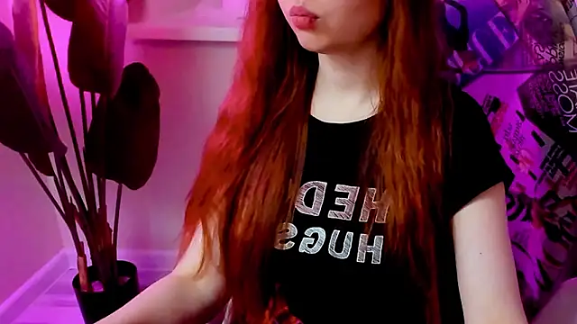 CarolGiggly online show from February 26, 7:40 am