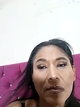 Snapshot of tiffany_Bitch chatting on November 20, 9:58 pm tiffany Bitch online show from November 20, 9:58 pm